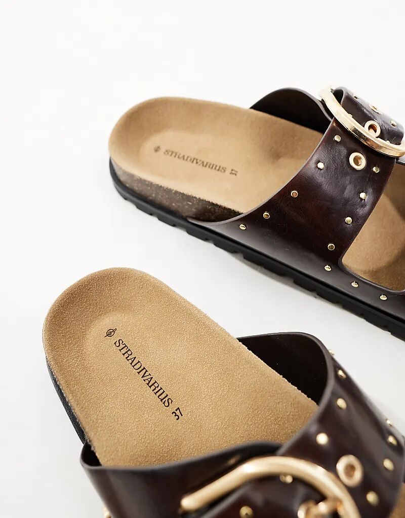 Босоножки Stradivarius с двумя ремешками и заклепками коричневого цвета — фото 4