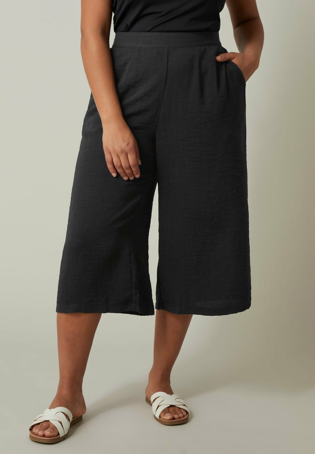 

Шорты CROPPED LENGTH Evans, антрацит