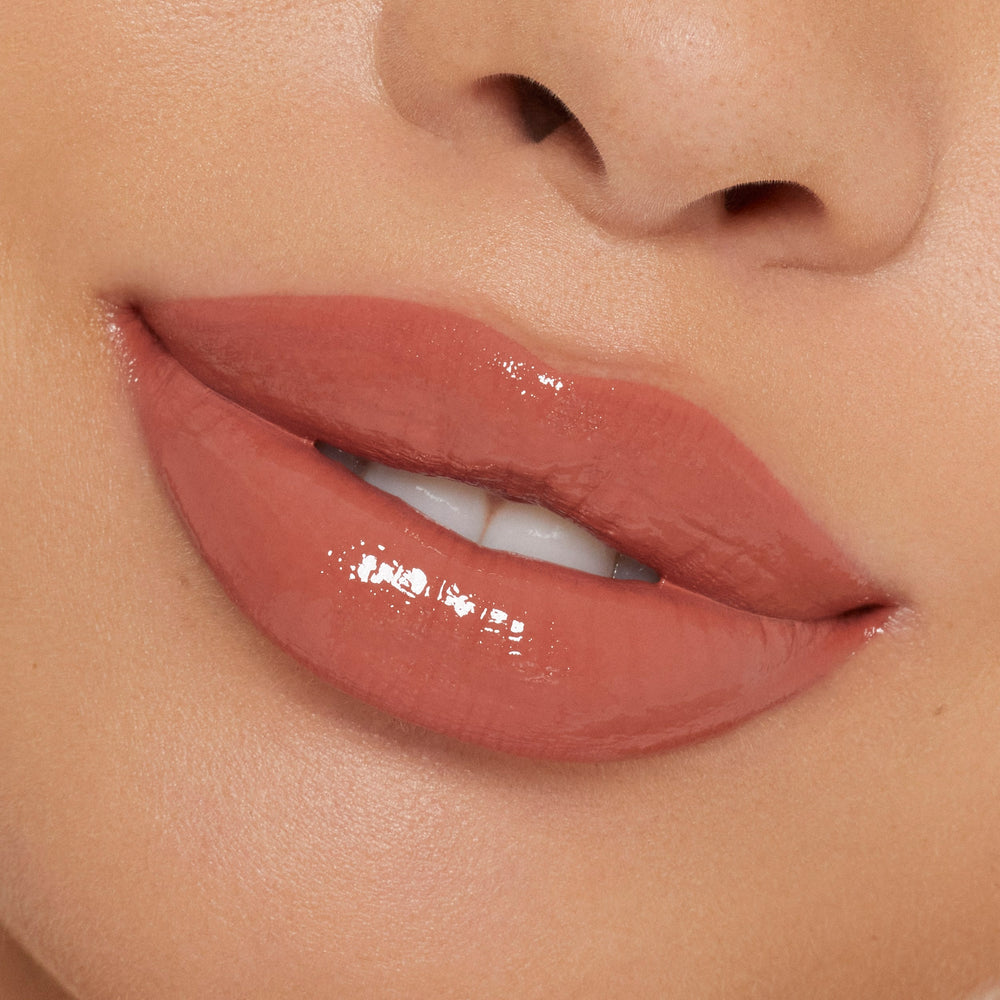 

Блеск для губ Kylie Cosmetics Lip Shine Lacquer, warm brown nude/it's the gloss for me