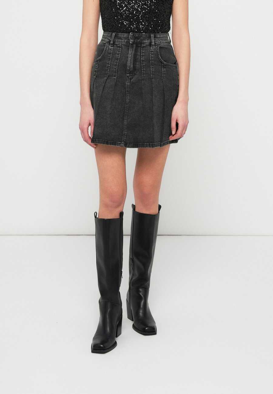 

Юбка VILA VINUS SHORT SKATER SKIRT, Dark Grey Denim/Black Denim