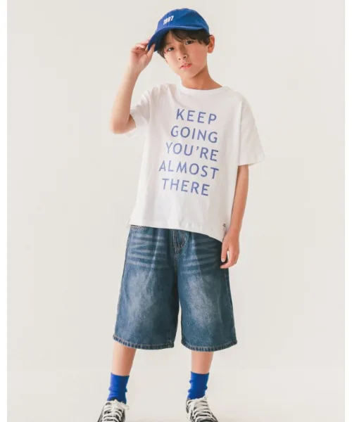 Детская футболка KEEP GOING с принтом JEANS-b белая — фото 4