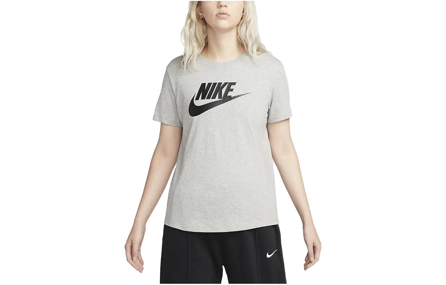 

Футболка женская светло-серая Nike