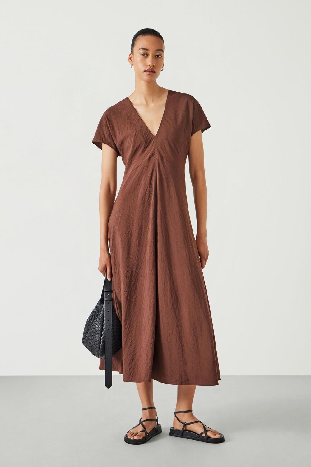 

Платье макси Grace с v образным вырезом Hush, коричневый