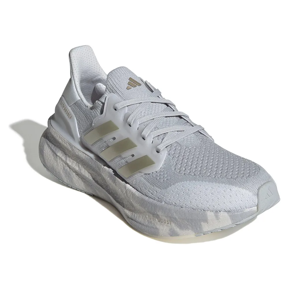 Беговые кроссовки adidas Ultraboost 5, серый — фото 4