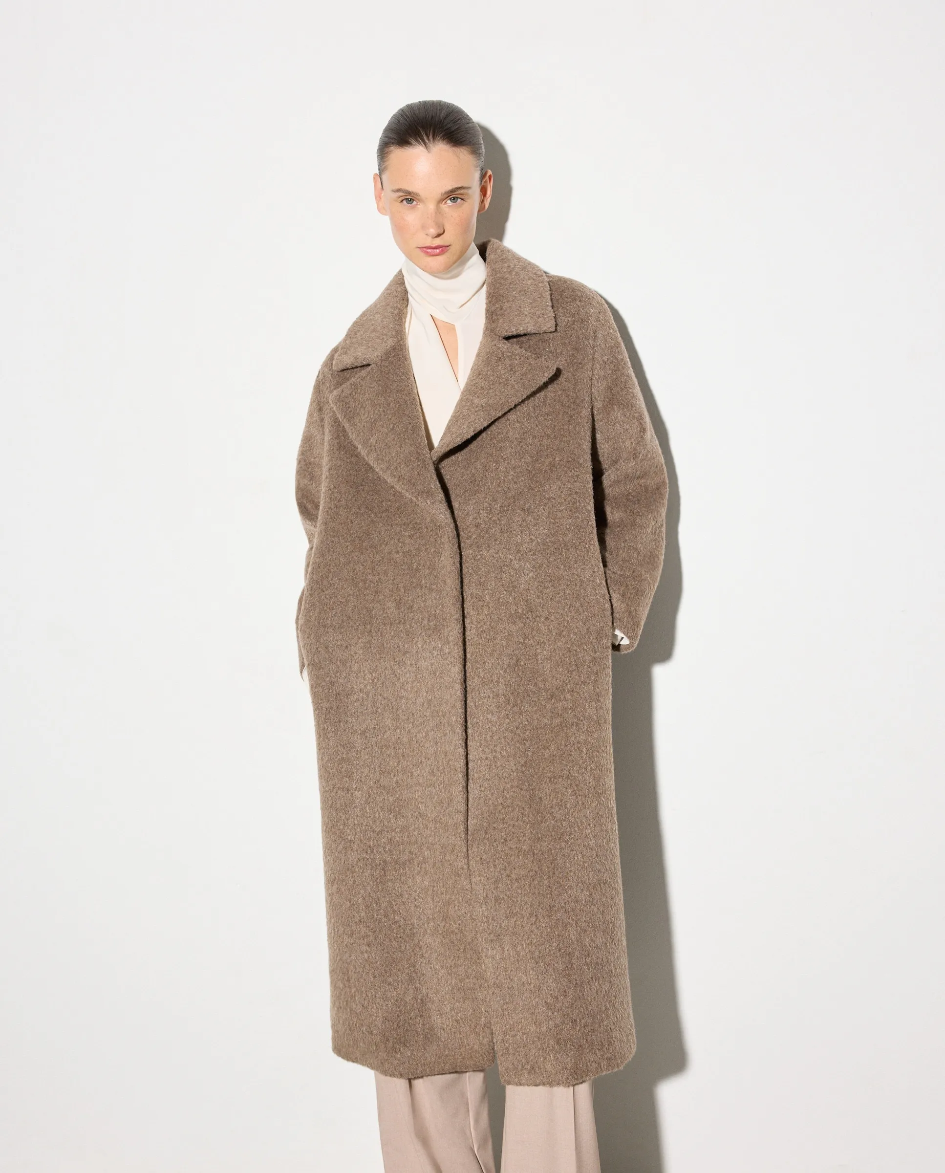 

Длинное женское пальто из мохера Woman El Corte Inglés, бежево-серый