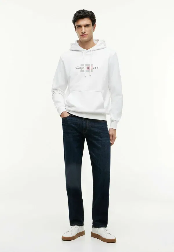 Толстовка с капюшоном Tommy Hilfiger Script Flag Hoodie Brand Love Hoodie, белый — фото 2