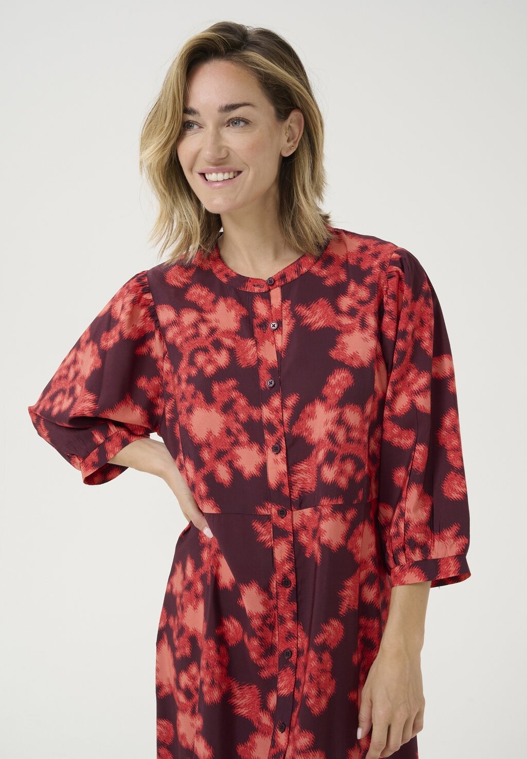 

Платье макси MAGGI BUTTONS ROUND NECK Kaffe, красный