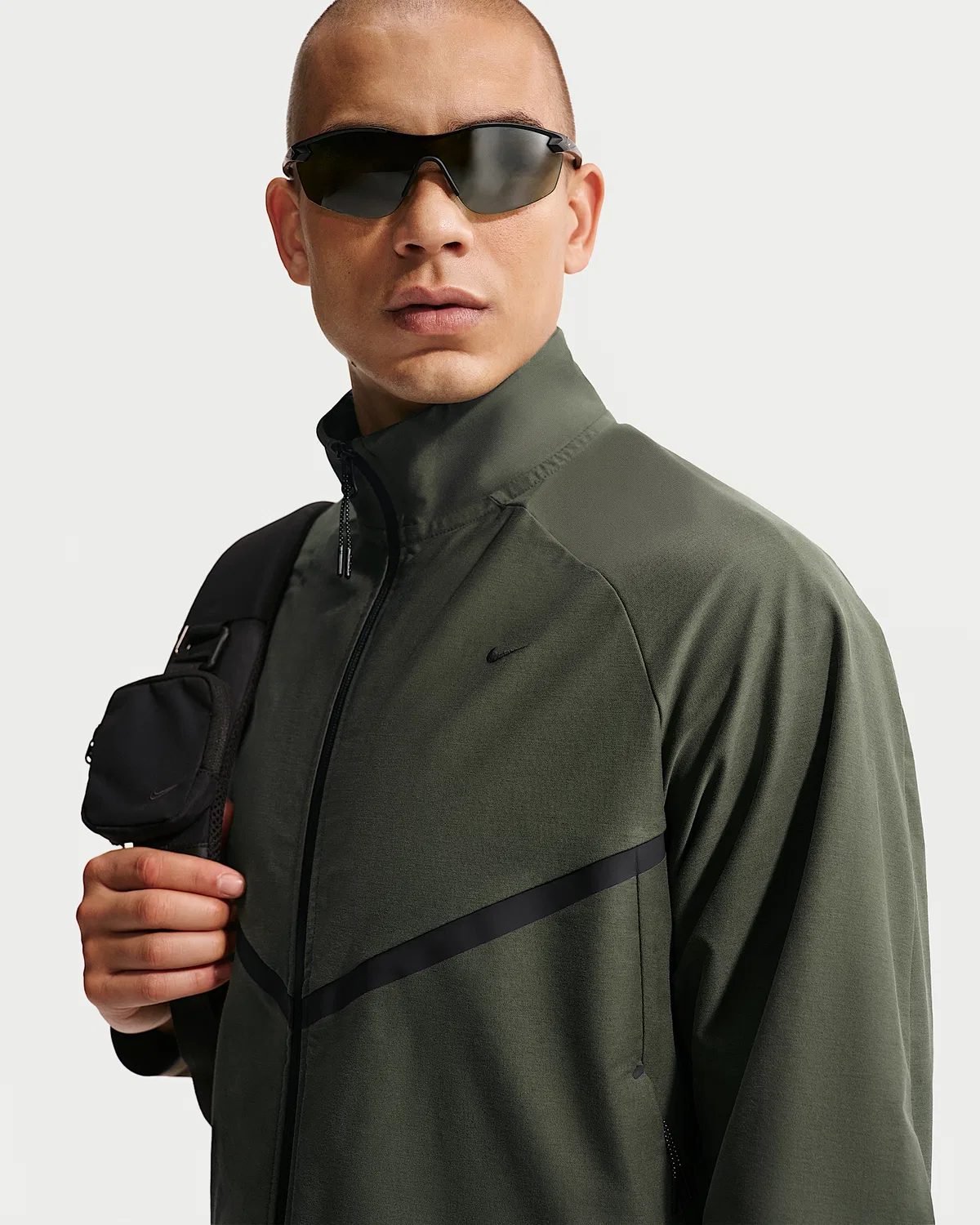Мужская ветровка Dri-FIT Shori Knit Track Nike Sportswear Tech, Cargo Khaki/Black — фото 3