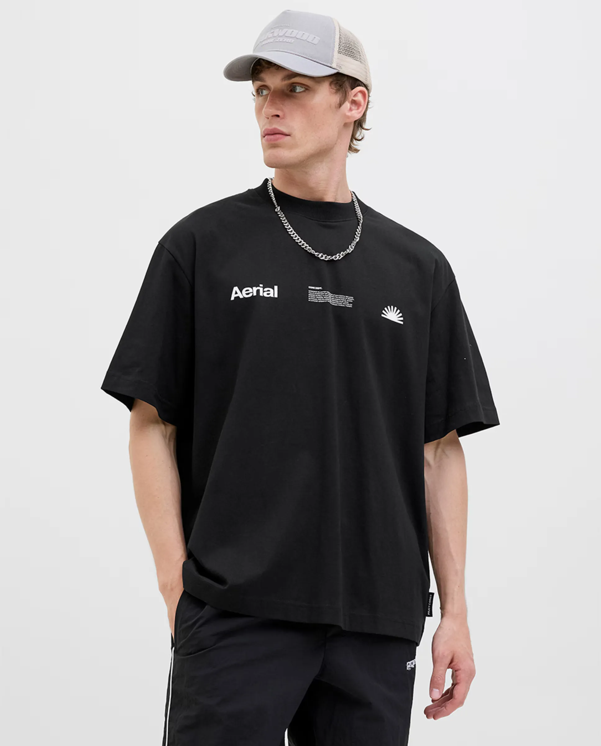 

Мужская футболка с коротким рукавом и принтом спереди Jack & Jones, черный