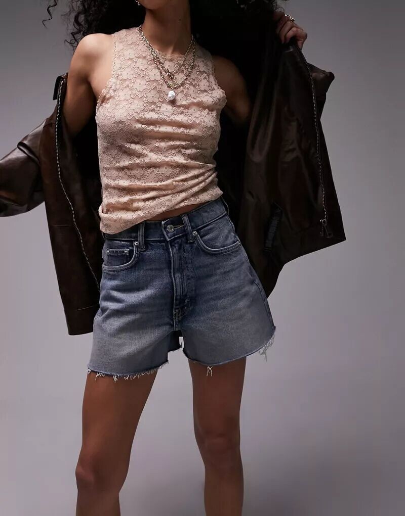 Удобные джинсовые шорты Topshop из выцветшего денима