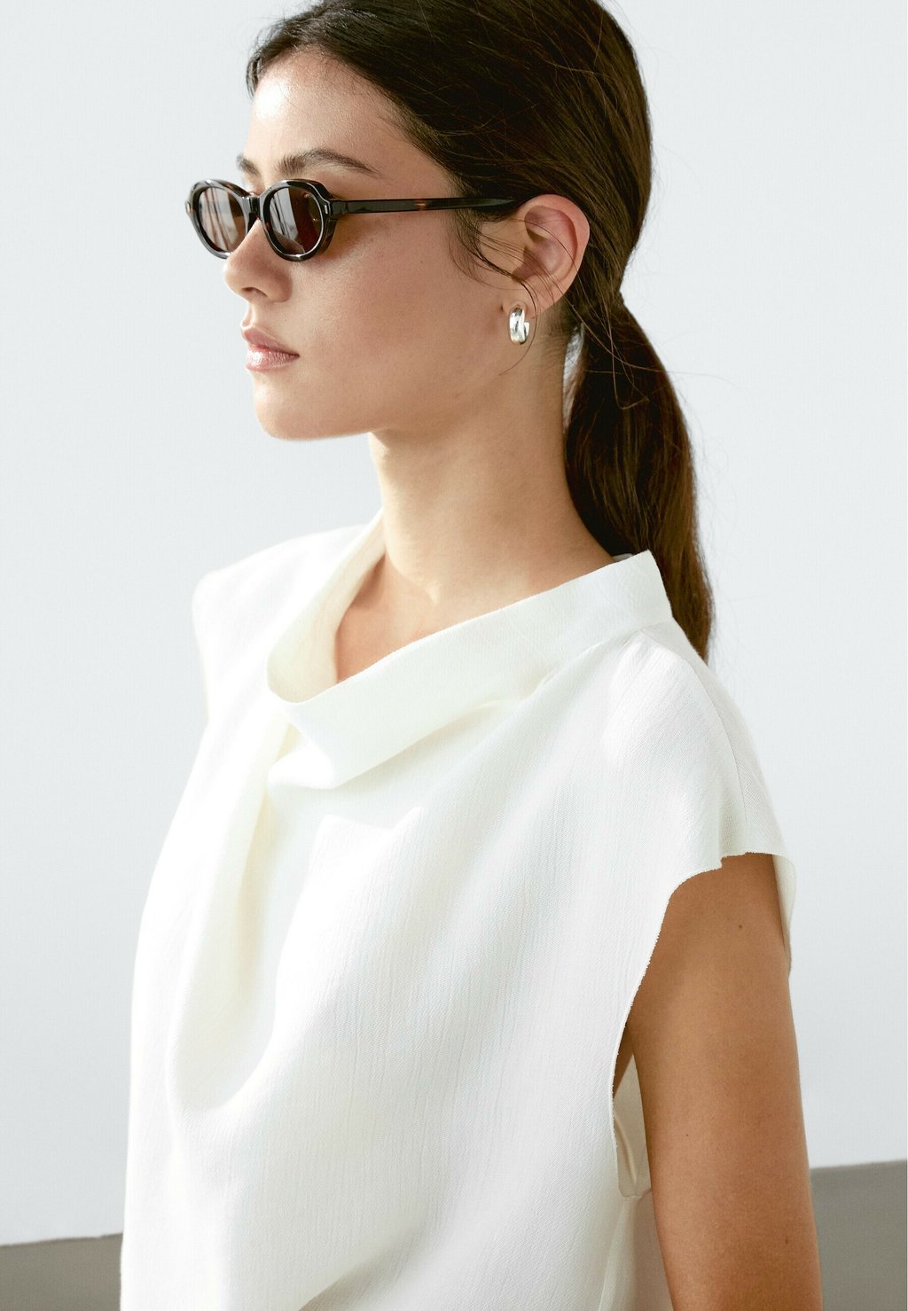 

Блуза FLOWING WITH DRAPED COLLAR Massimo Dutti, белый