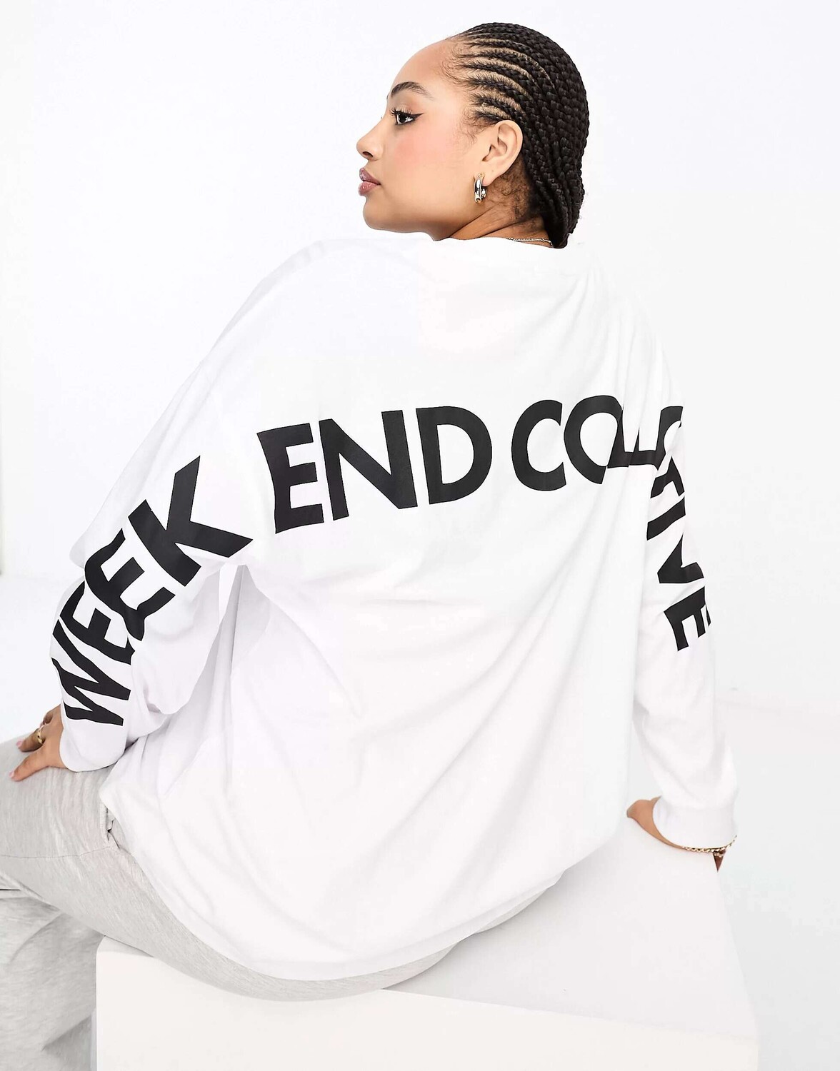 

Белая объемная футболка с длинными рукавами и логотипом на спине ASOS Weekend Collective Curve, Белый, Белая объемная футболка с длинными рукавами и логотипом на спине ASOS Weekend Collective Curve