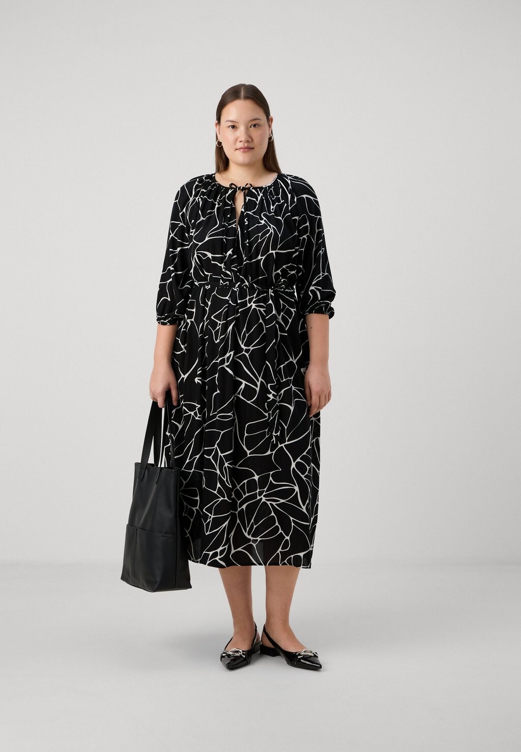 

Дневное платье CARELICIA 3/4 V NECK DRESS ONLY Carmakoma, черный