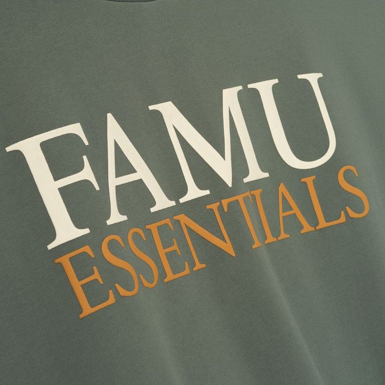 Свитшот Fear of God Essentials Famu Sport Crewneck цвета «бальзамово-зеленый» — фото 3