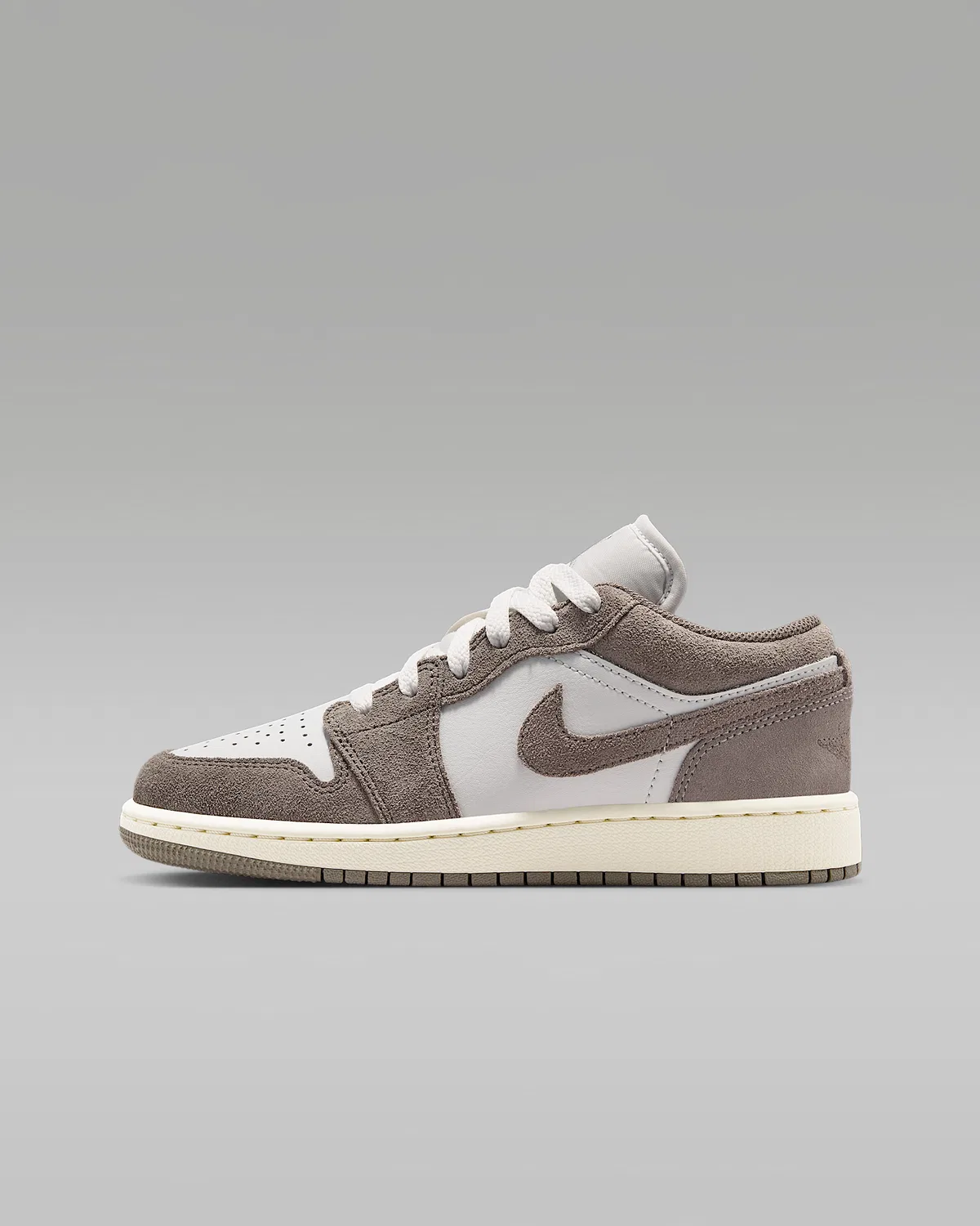Кроссовки Air Jordan 1 Low для детей старшего возраста, Olive Grey/Summit White/Pale Ivory/Enigma Stone