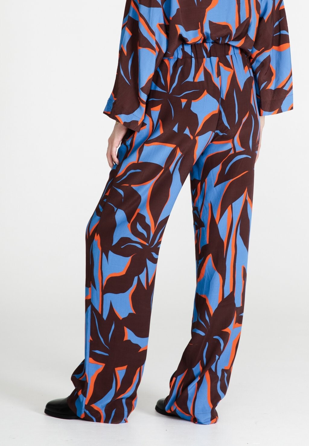 

Брюки RELAXED WIDE Jascha Stockholm, синий