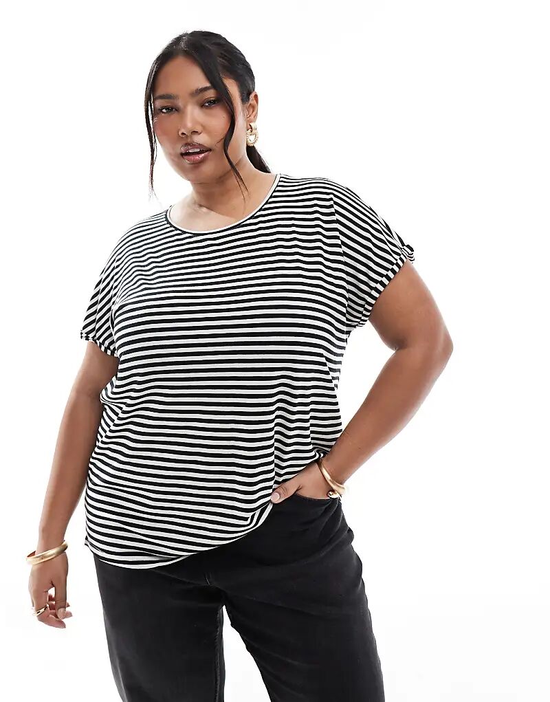

Футболка оверсайз в монополоску Vero Moda