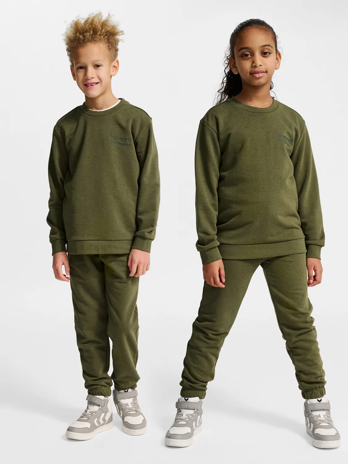 Спортивный костюм на регулируемой талии Hummel, winter moss