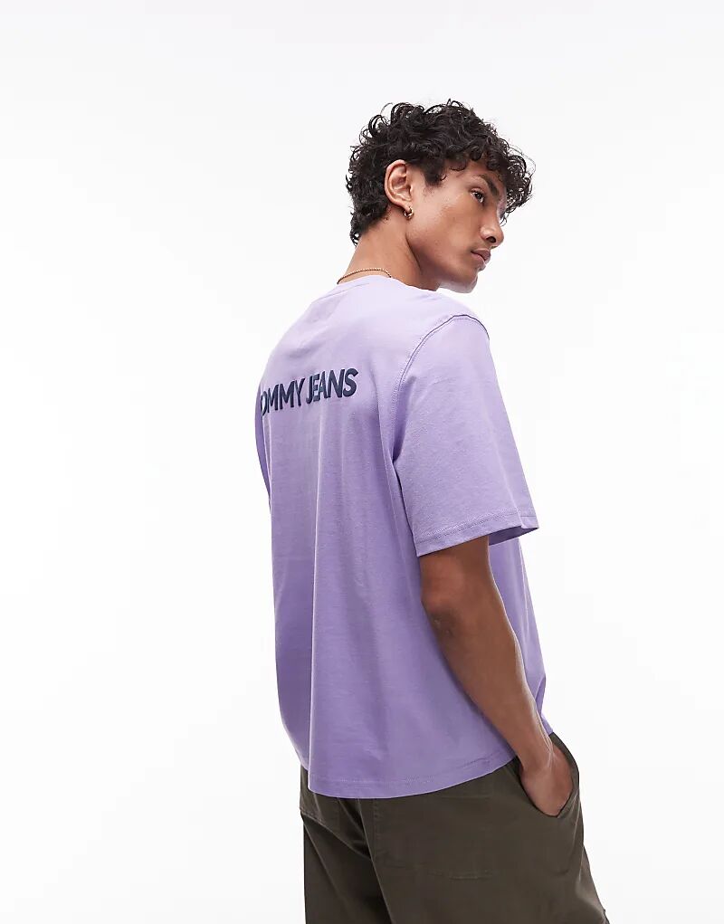 

Футболка Tommy Jeans с большим принтом логотипа на спине в дымчато-фиолетовом цвете