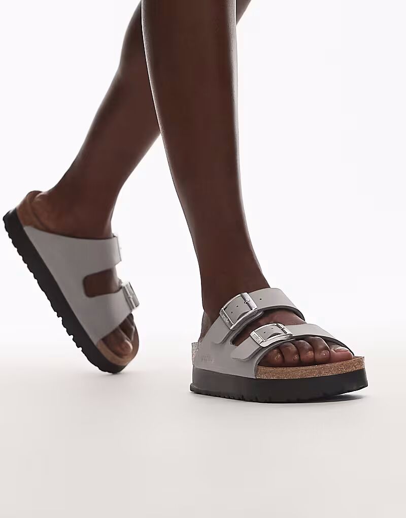 Сандалии Birkenstock Papillio Arizona на гибкой платформе в цвете Stone Coin