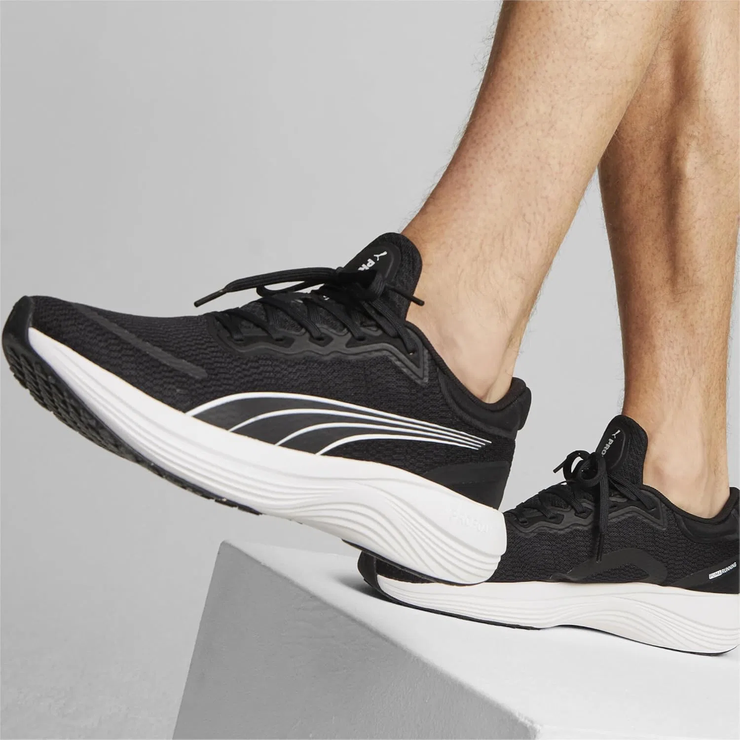 Кроссовки для бега PUMA Unisex Scend Pro Street, Black White — фото 2