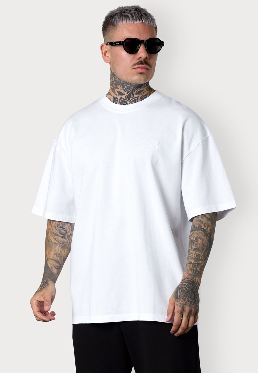 

Футболка ESTEEM ICON OVERSIZED, White