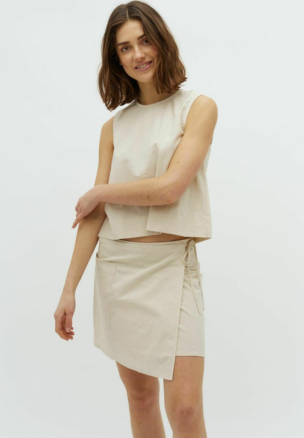 

Юбка с запахом CAJA G - Mini skirt Global Funk, бежевый