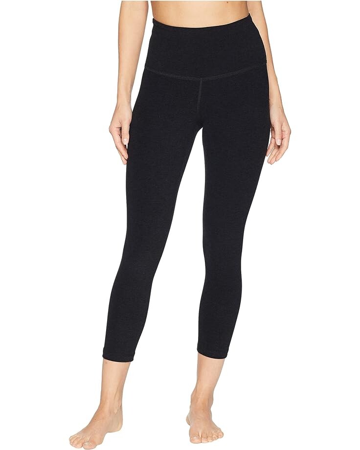 

Леггинсы Beyond Yoga Spacedye Walk And Talk High-Waisted Capri, цвет Darkest Night