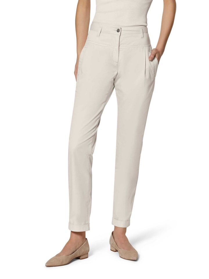 

MADELEINE Брюки чинос с плиссировкой, кремового цвета