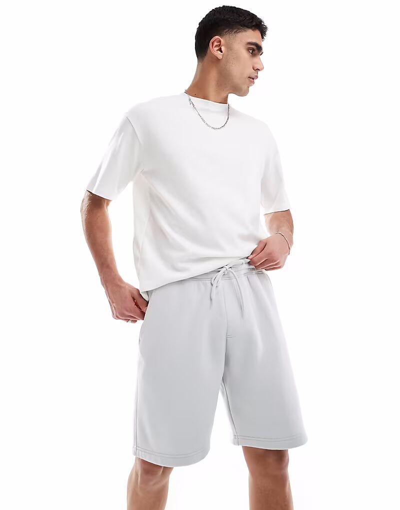 

Шорты Hollister