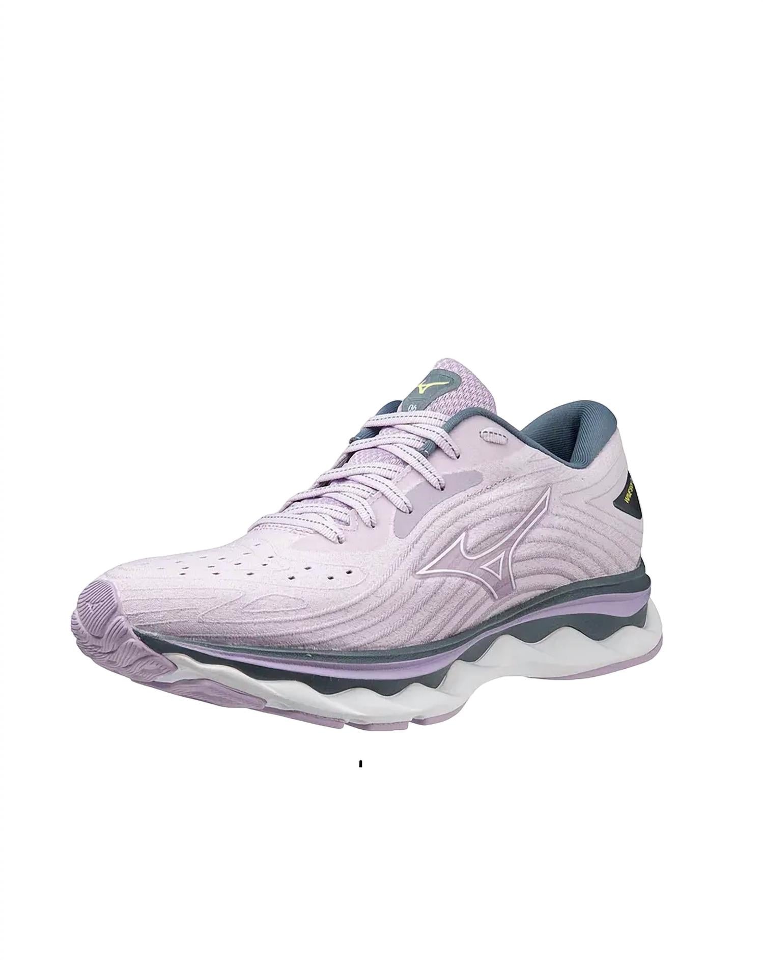 Женские кроссовки Wave Sky 6 в пастельно-сиреневом/белом цвете MIZUNO