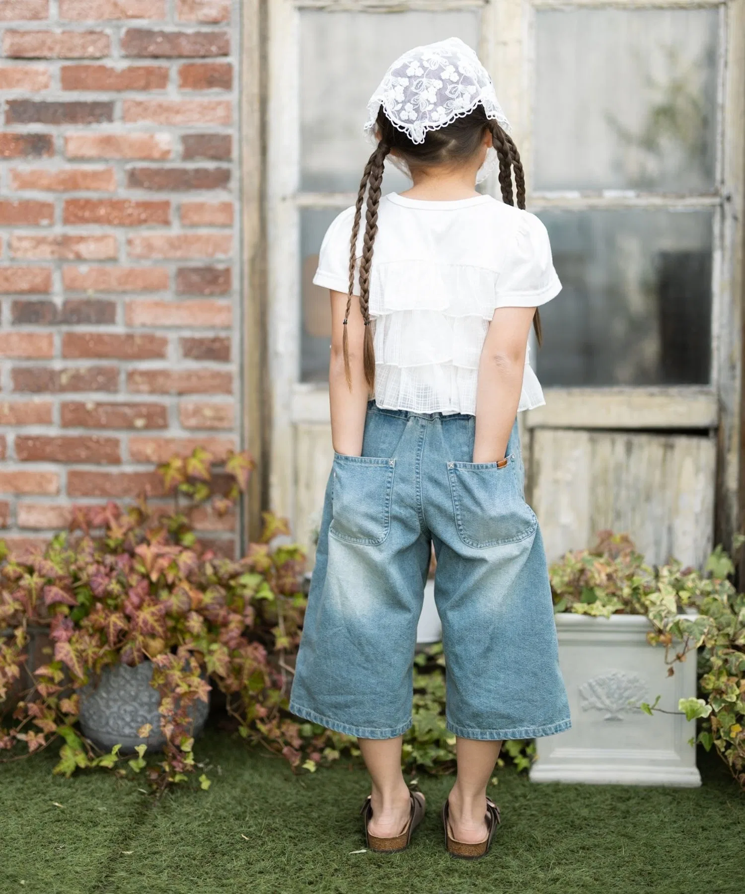 【Охлаждающее прикосновение】Брюки Atelier Denim Fleur (с цветочной вышивкой, длина 9/10) — фото 4