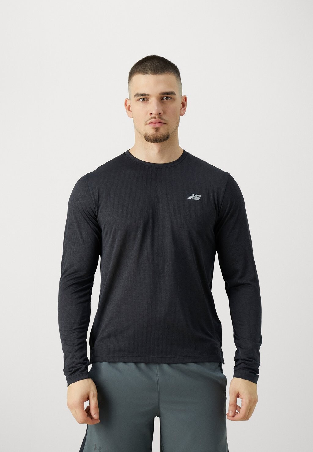 

Футболка с длинным рукавом Athletics Run Long Sleeve New Balance, черный