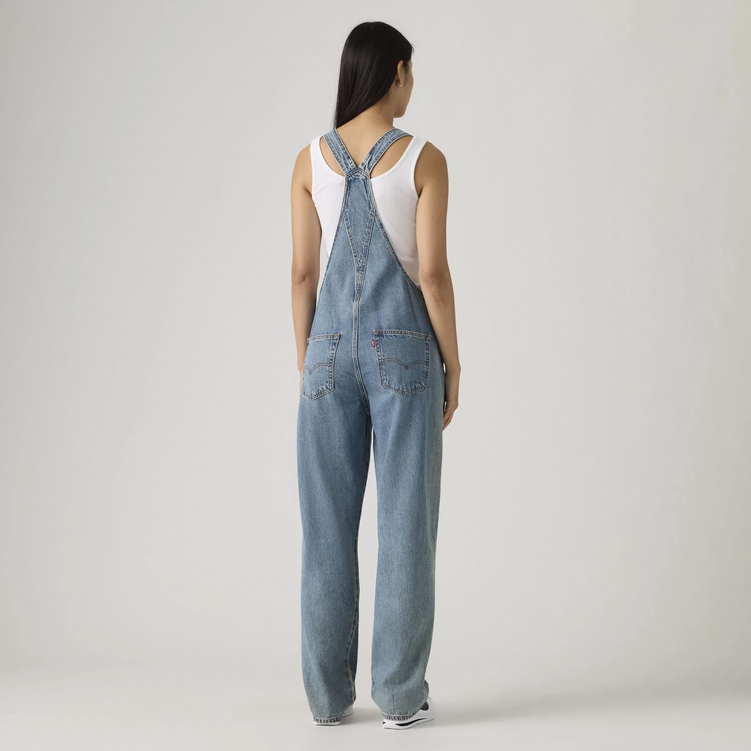 Винтажный легкий джинсовый комбинезон Levi's, Medium Wash — фото 3