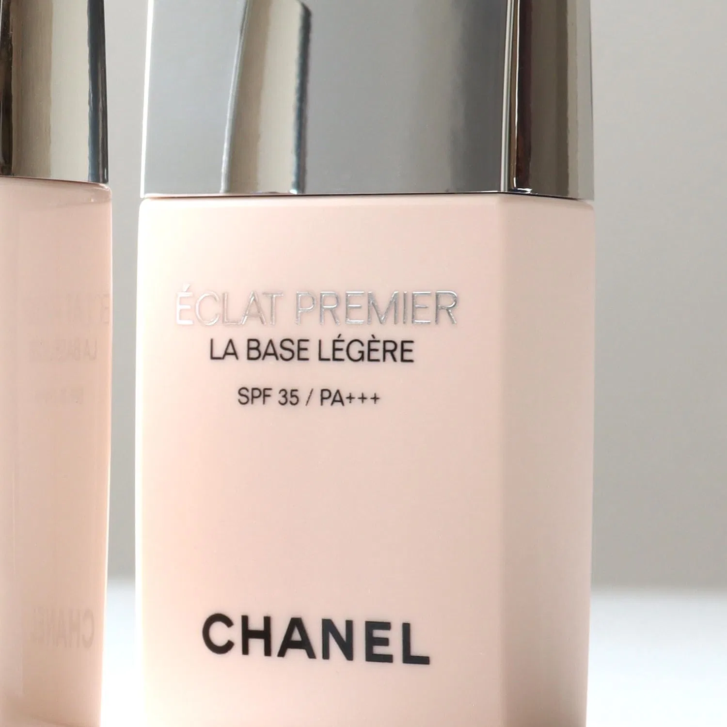 Тональная основа Chanel Eclat Premier La Verse 30 мл — фото 3