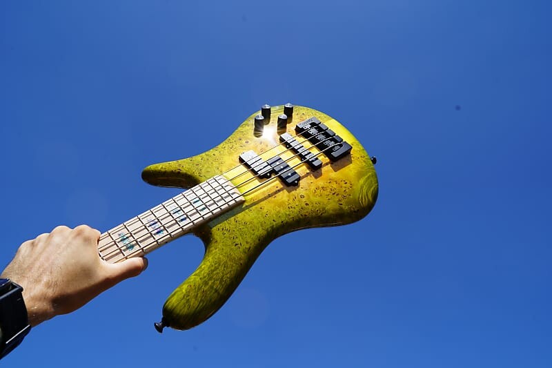 

Басс гитара Spector USA NS-2 Maple Burl Super Bloom 4-String Electric Bass Guitar w/ Black Tolex Hard Case