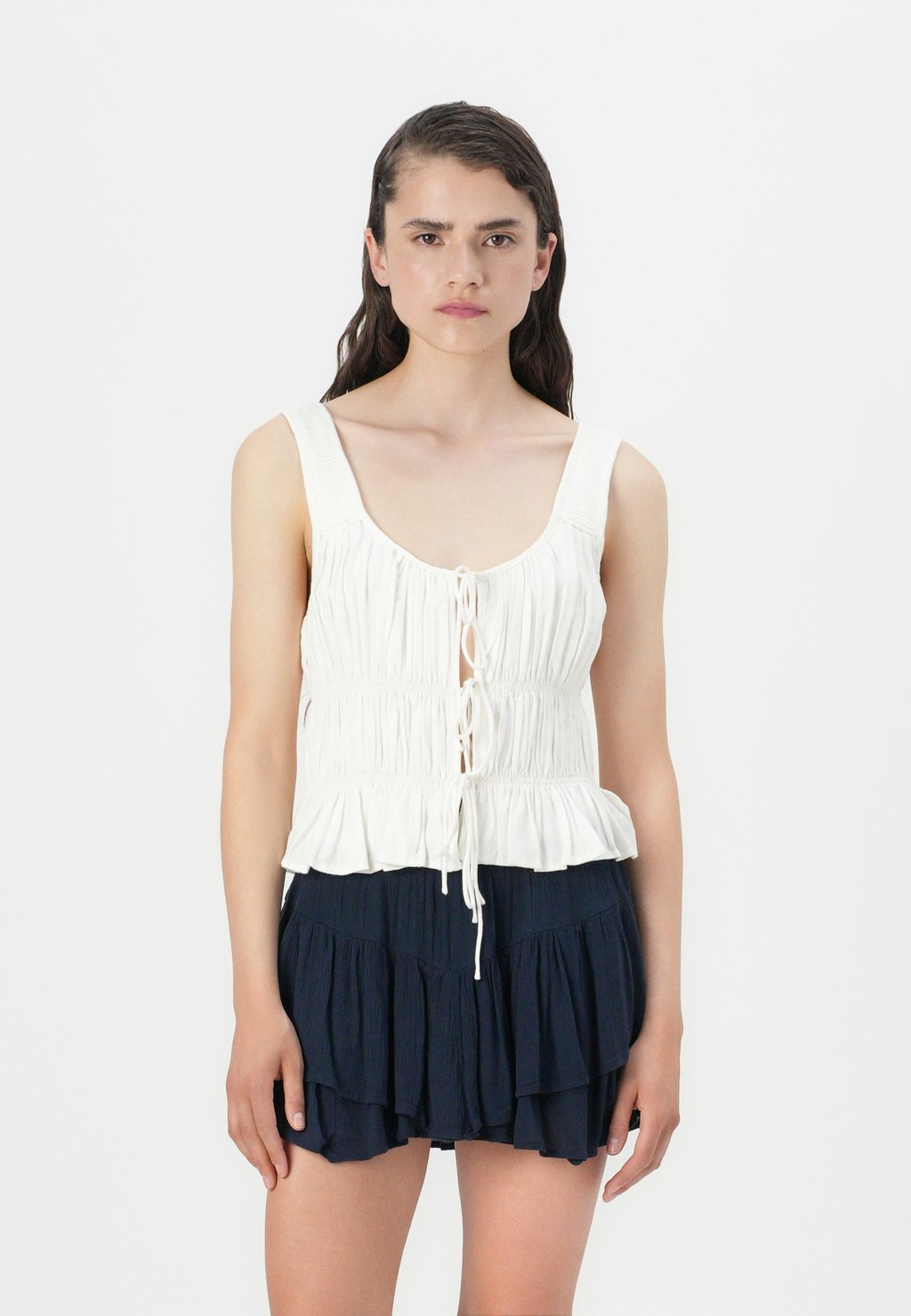 

Топ BARE RUCHED TIE FRONT Abercrombie & Fitch, белый