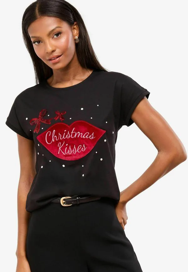

Футболка с круглым вырезом и принтом, стандартного кроя. Lipsy, Black Christmas Kisses, Черный, Футболка с круглым вырезом и принтом, стандартного кроя. Lipsy, Black Christmas Kisses