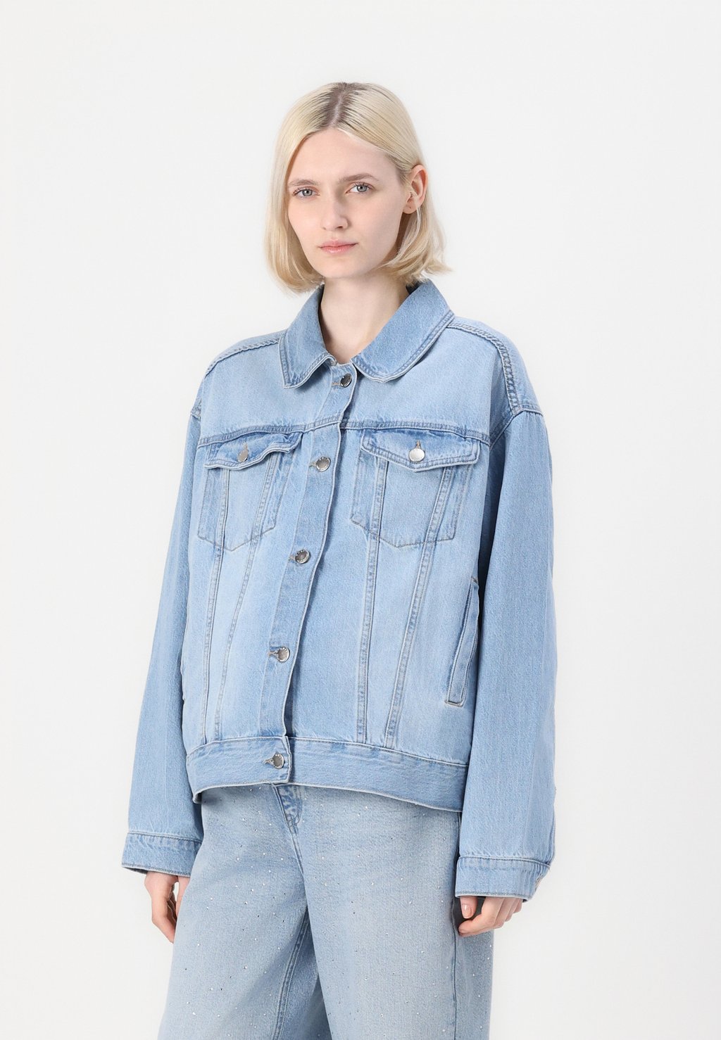 

Джинсовая куртка OLMROBYN ONLY MATERNITY, цвет Light Blue Denim