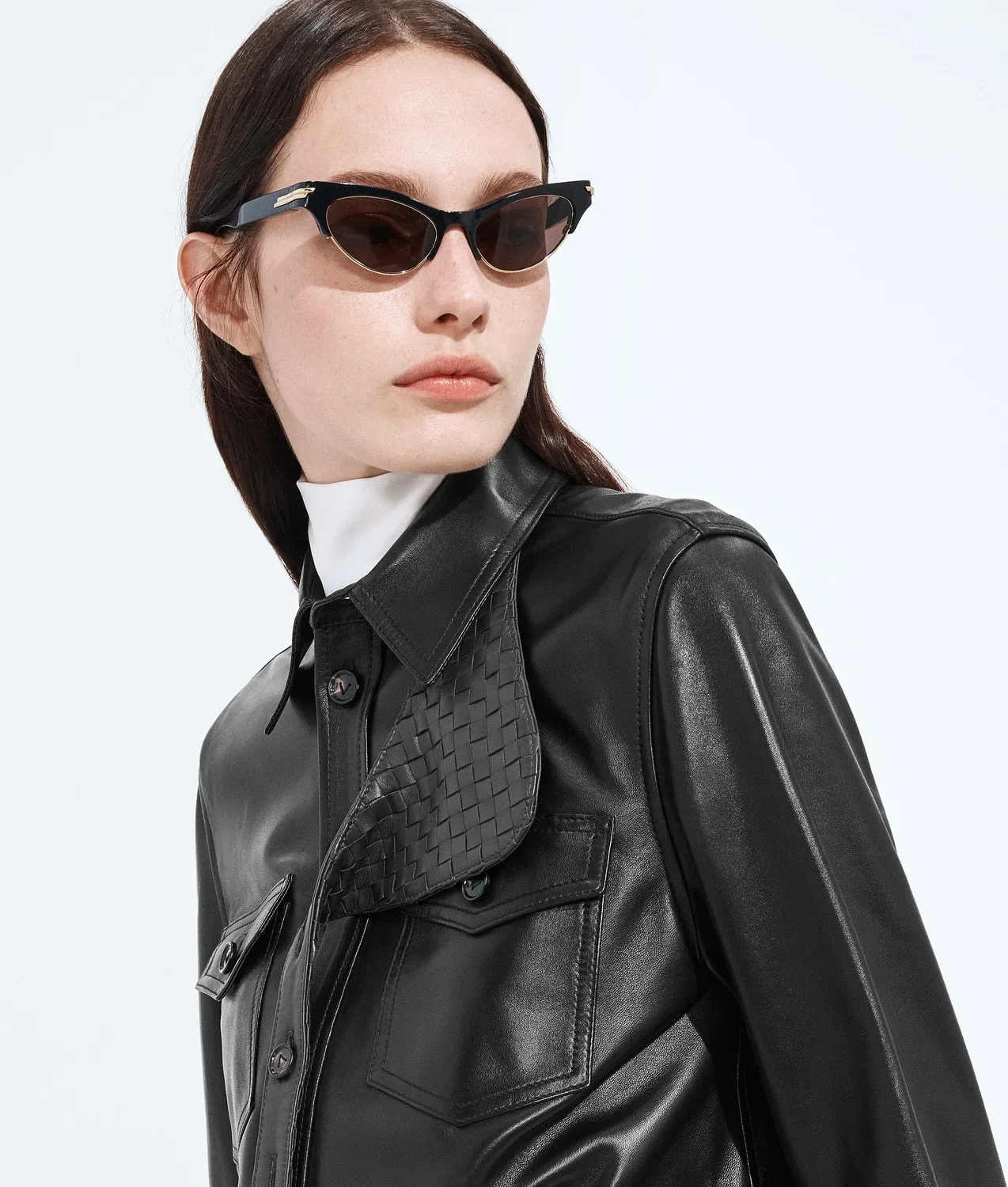 Солнцезащитные очки "Кошачий глаз" Angle BOTTEGA VENETA, черный — фото 2