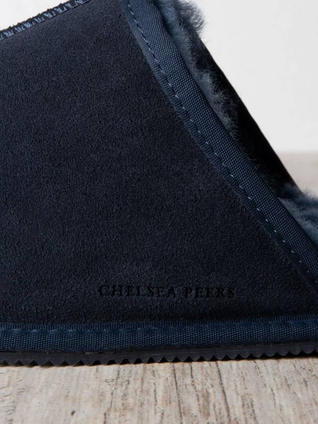 Замшевые тапочки из овчины мула Chelsea Peers, темно-синий — фото 2