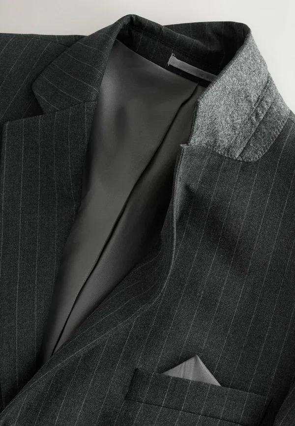 Пиджак Next, Regular fit muscle fit motionflex stretch stripe suit jacket, цвет угольно-серый — фото 4