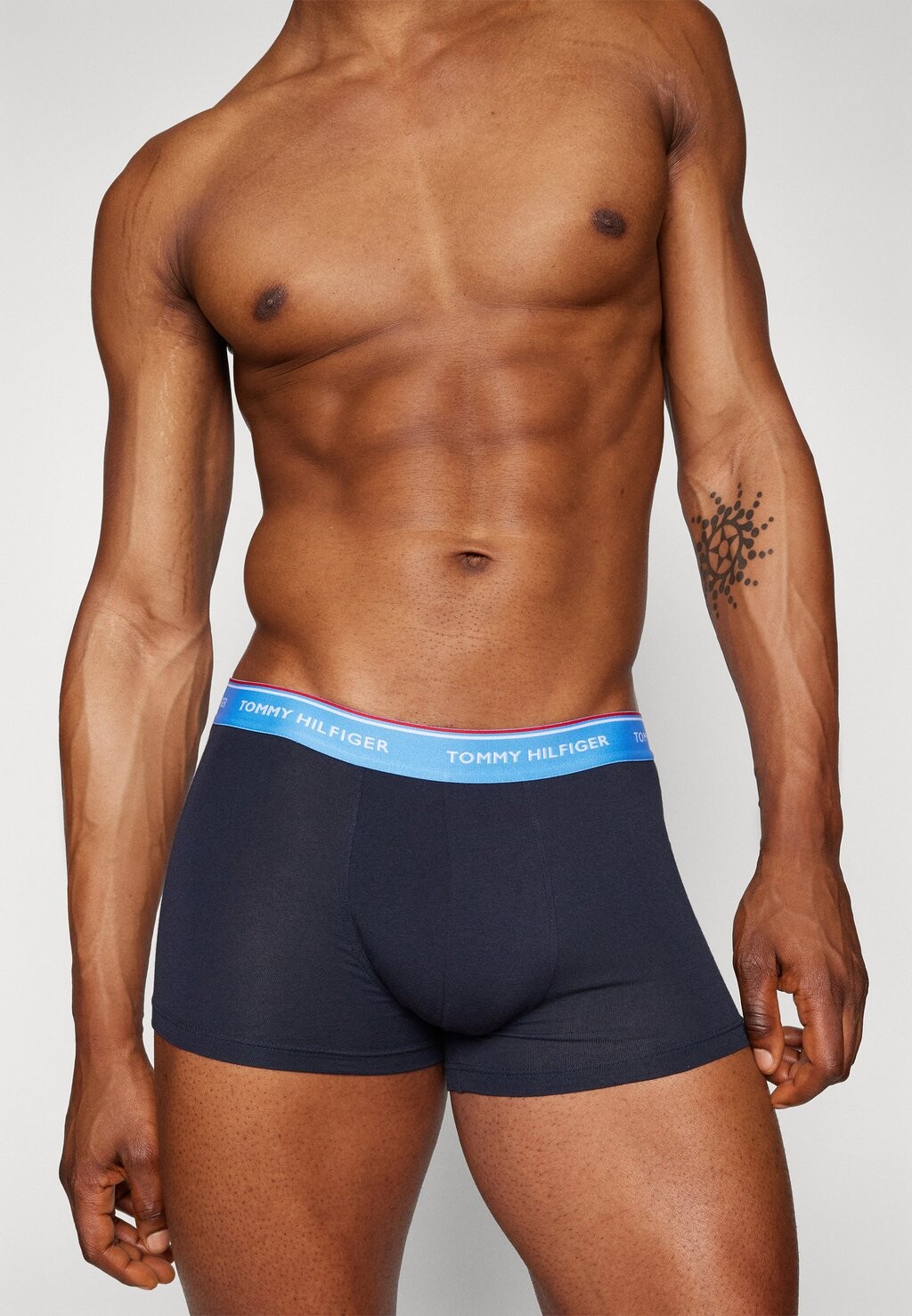 

Трусы Premium Essentials Trunk 3 Pack Tommy Hilfiger, синий