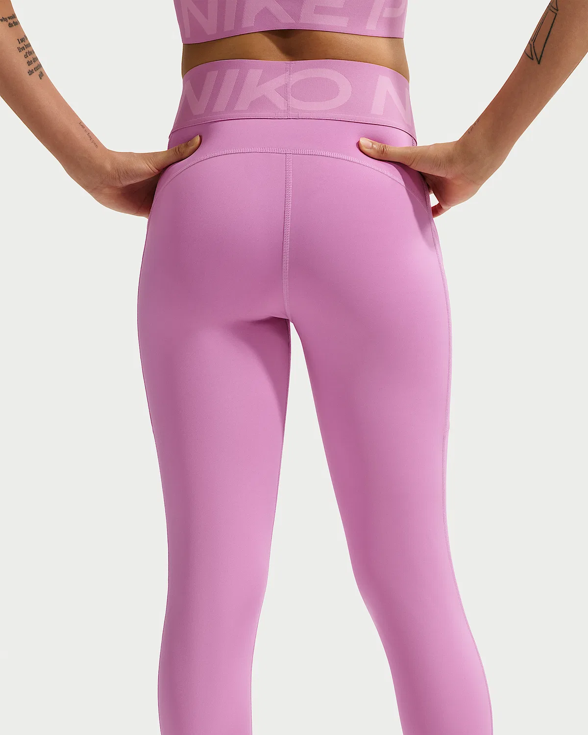 Женские леггинсы Nike Pro Sculpt с высокой посадкой 7/8 и карманами, Light Magenta/White — фото 3