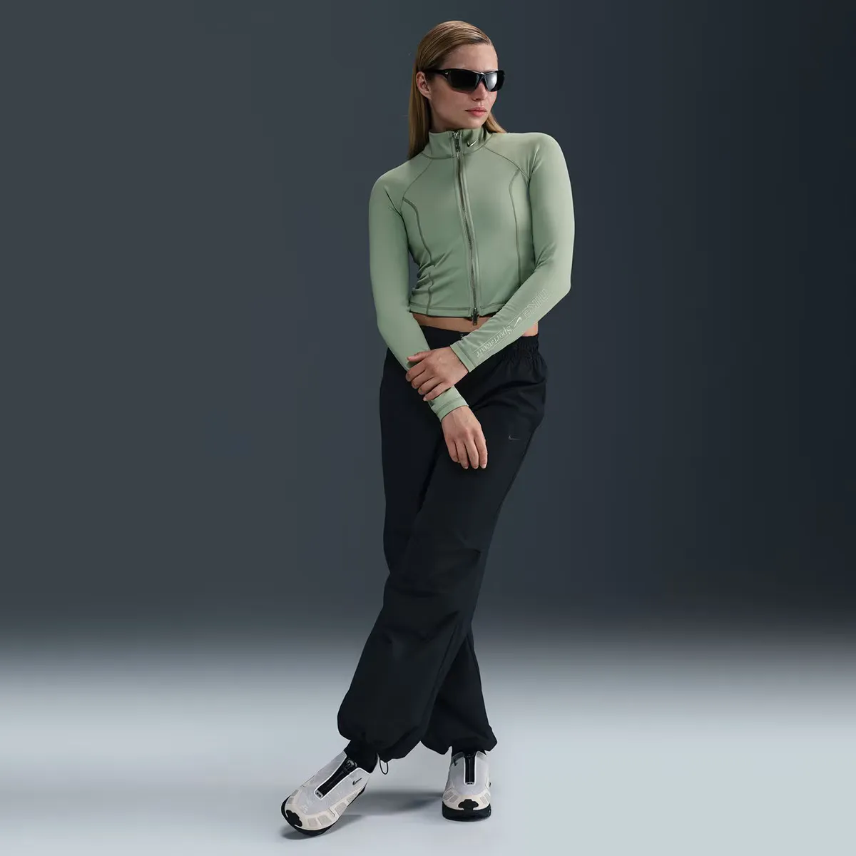 

Женская куртка Nike Sportswear, зеленый