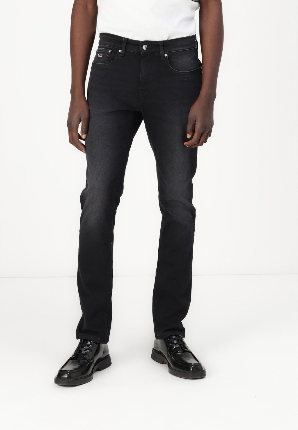

Джинсы облегающего кроя SCANTON SLIM Tommy Jeans, цвет Denim Black