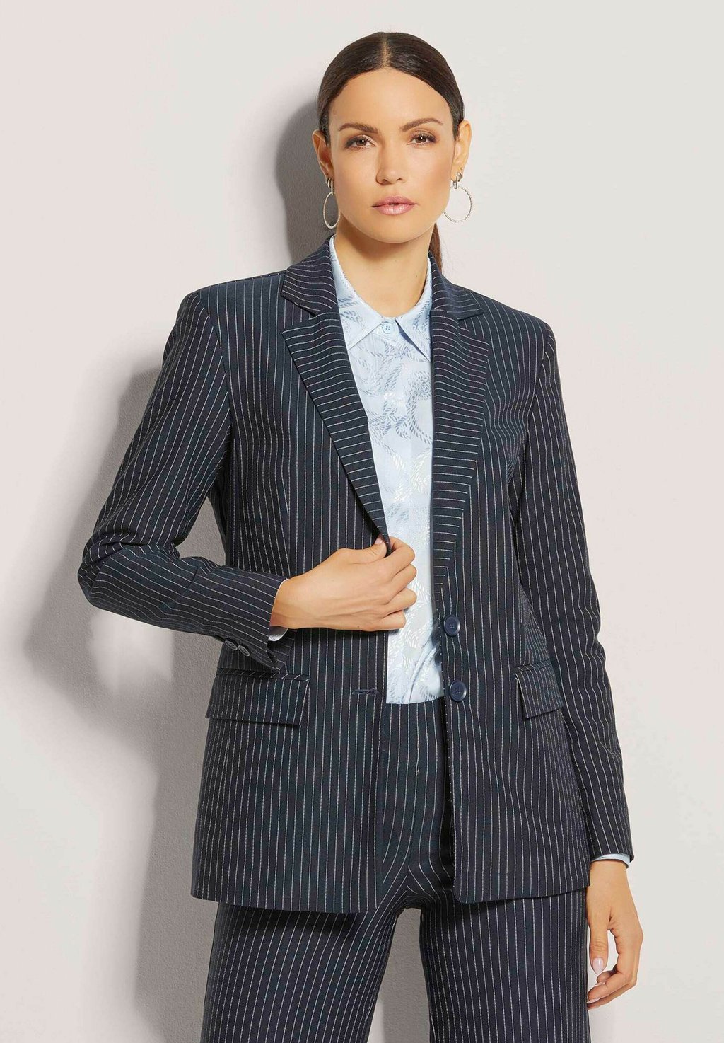 

Блейзер TAILLIERTER MADELEINE, цвет Navy White