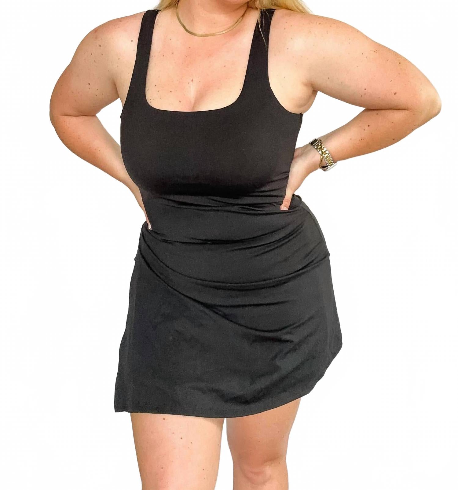 

Женское спортивное платье "Закат" черное BUCKETLIST