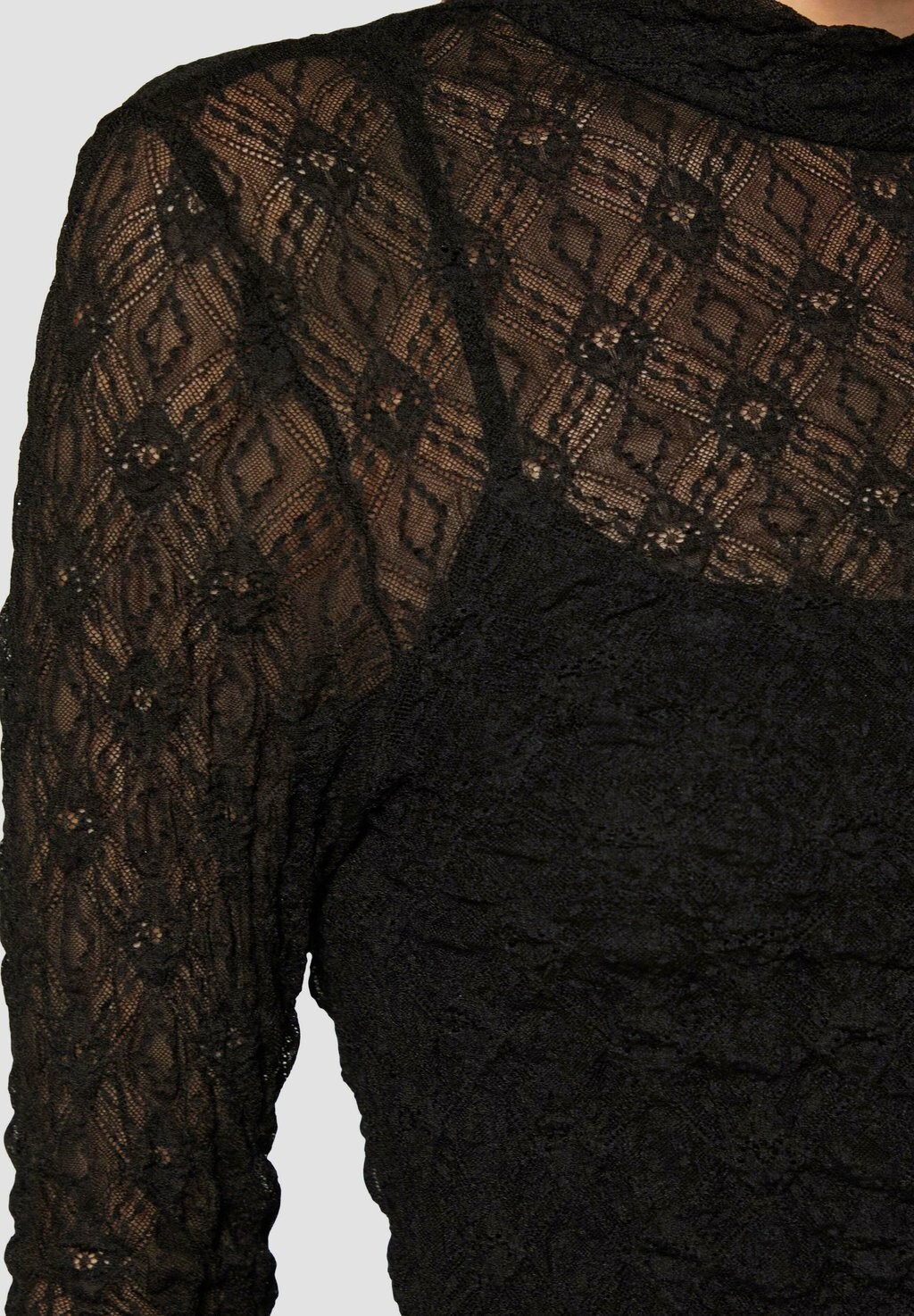 

Блуза TRANSPARENTES MIT STEHKRAGEN s.Oliver, черный