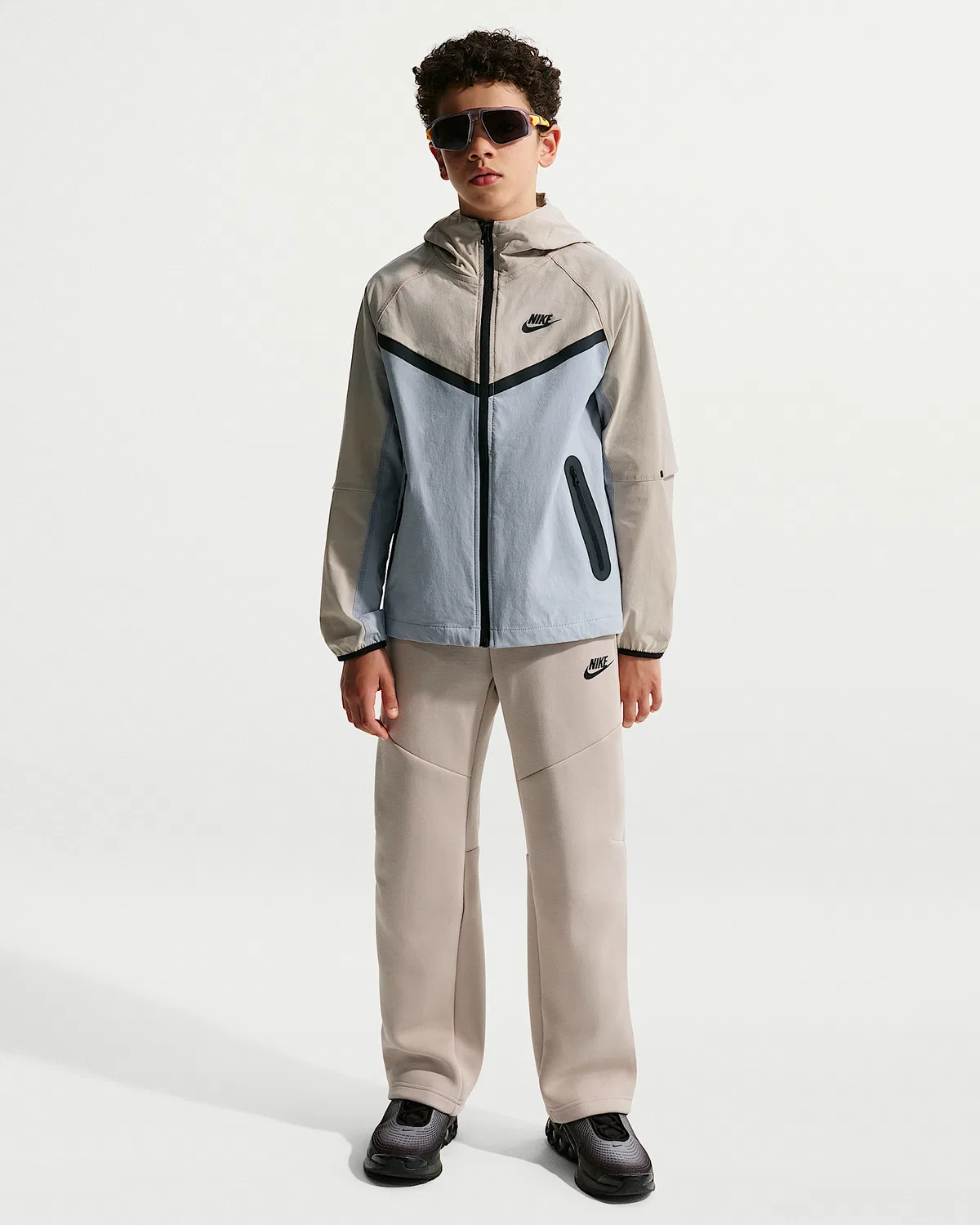 Детская куртка Nike Tech для мальчиков, Wolf Grey/Cream II/Black — фото 4